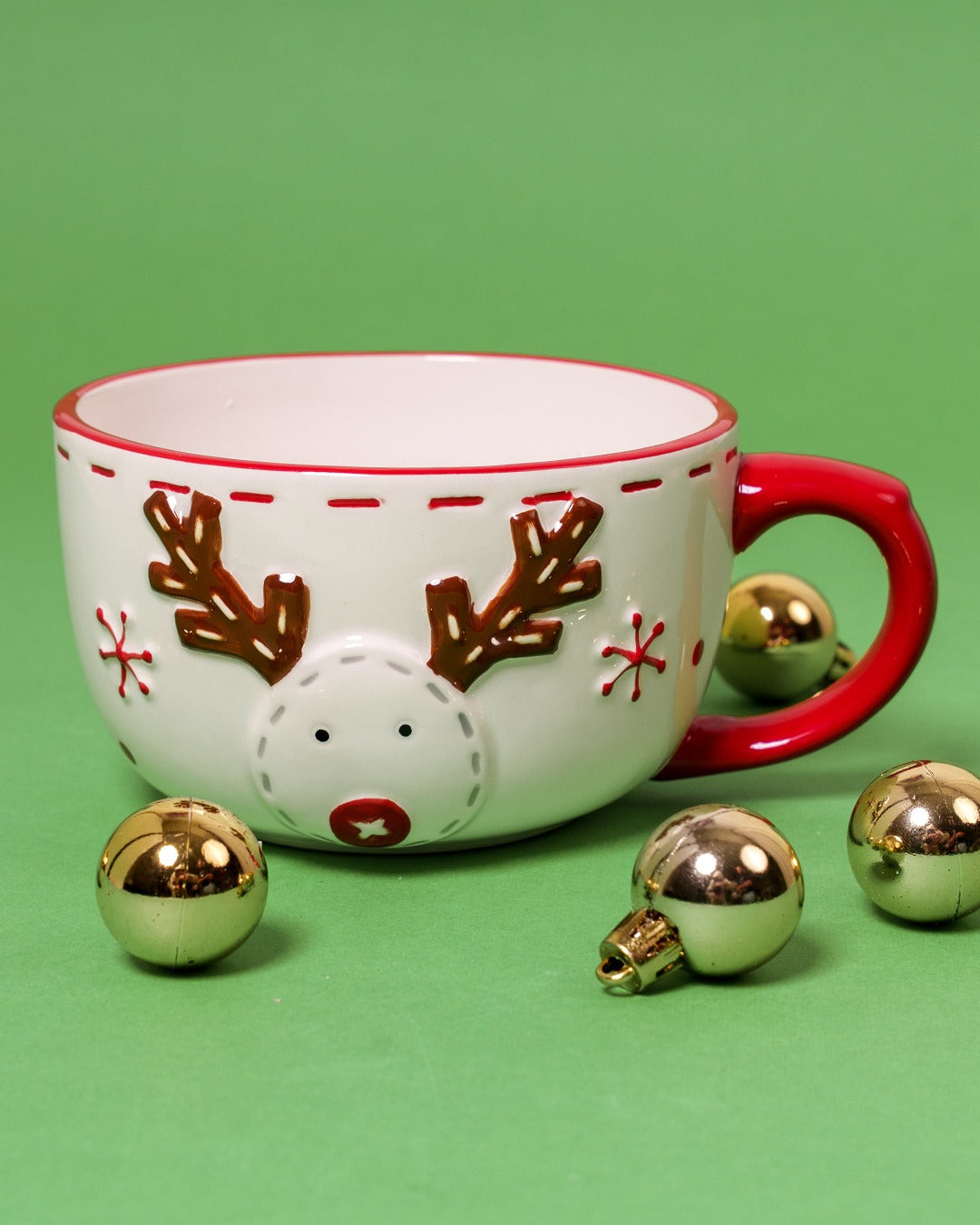 Huge white red deer Christmas mug