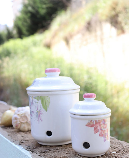 Porcelain pots with hole - small