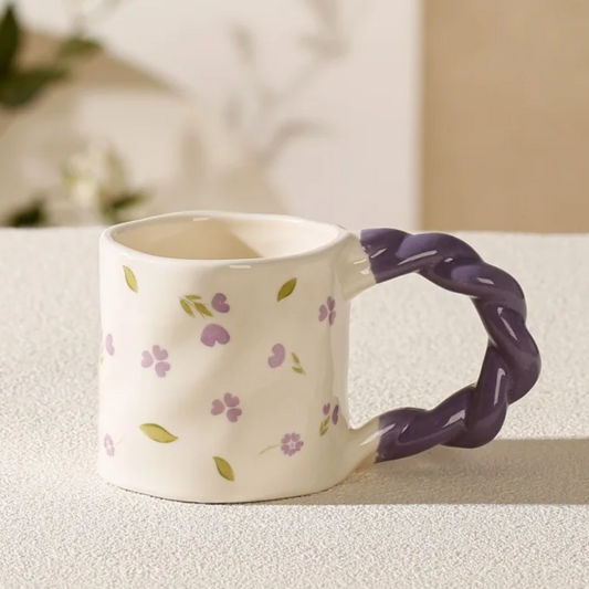 Purple spiral handle mug with Lila flowers