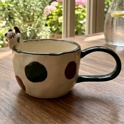 Mug cat on edge